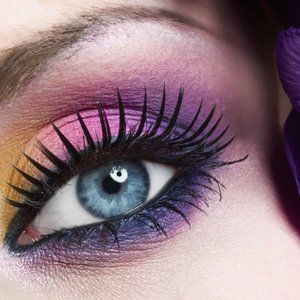 ❤️ ICING Glow 12 Stunning Eye Shadow Palette NEW IN CASE